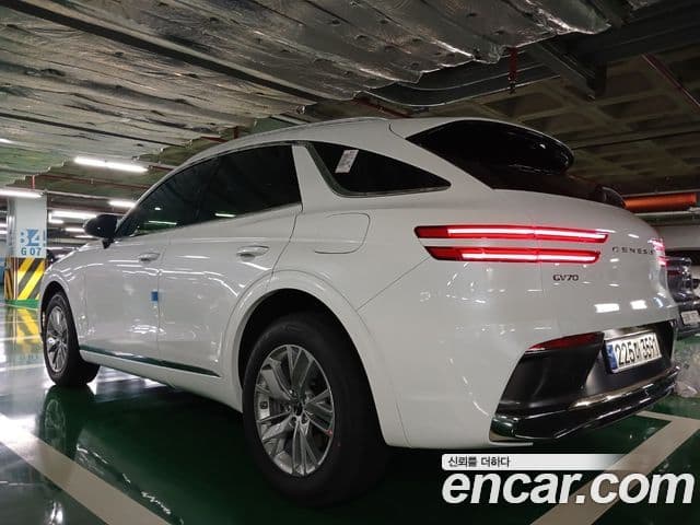 Genesis GV70, 2025 4