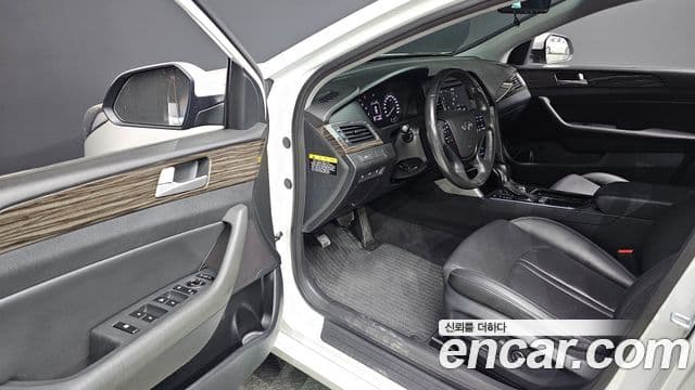 Hyundai LF Sonata 2.0 Smart, 2015 10