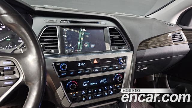 Hyundai LF Sonata 2.0 Smart, 2015 18