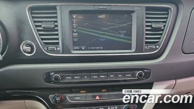 Kia All New Carnival Luxury, 2018 17