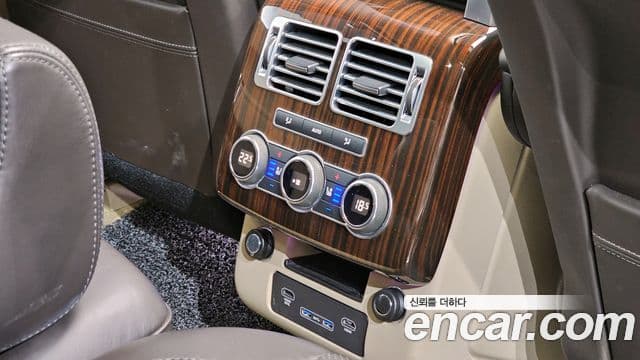 Land Rover Range Rover 4세대 4.4 SDV8 Vogue SE дизель, 2017 18