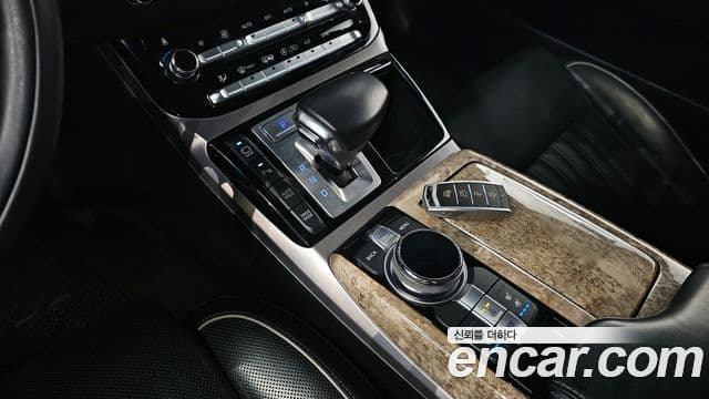 Genesis EQ900 Prestige, 2016 9