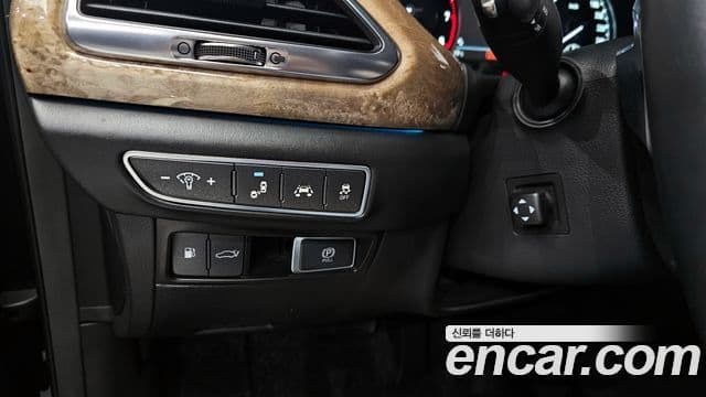 Genesis EQ900 Prestige, 2016 17