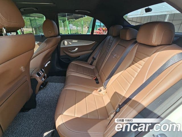 Mercedes-Benz E-класс W213 Avantgarde, 2022 11