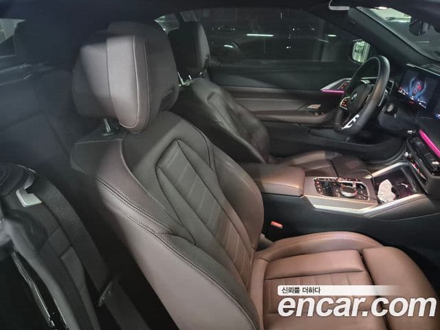 BMW 4시리즈 (G22) 420i M Sport кабриолет, 2025 8