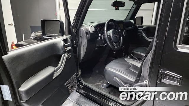 Jeep Wrangler (JK) 3.6 Sahara 4도어, 2017 10