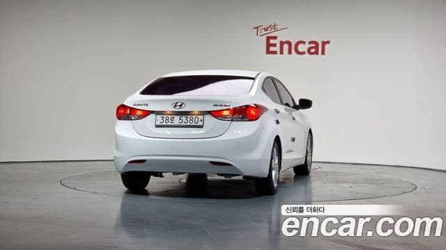 Hyundai Avante MD Premier, 2012 4