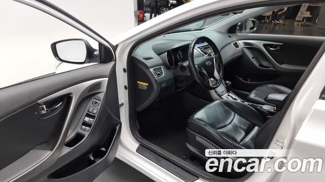 Hyundai Avante MD Premier, 2012 11