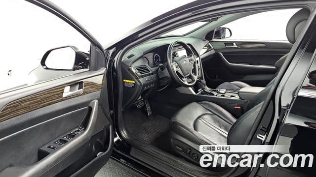 Hyundai LF Sonata Special, 2016 11