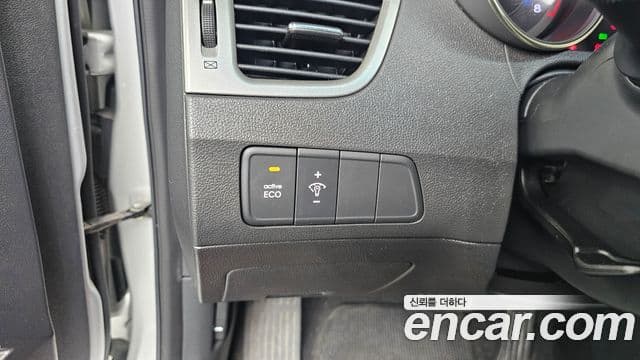 Hyundai Avante MD Premier, 2011 12