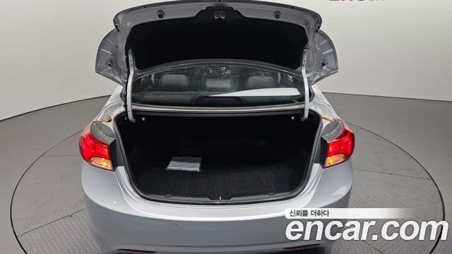 Hyundai Avante MD Premier, 2011 20