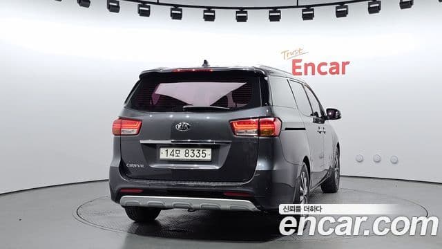 Kia All New Carnival Luxury, 2015 4