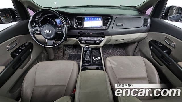 Kia All New Carnival Luxury, 2015 7