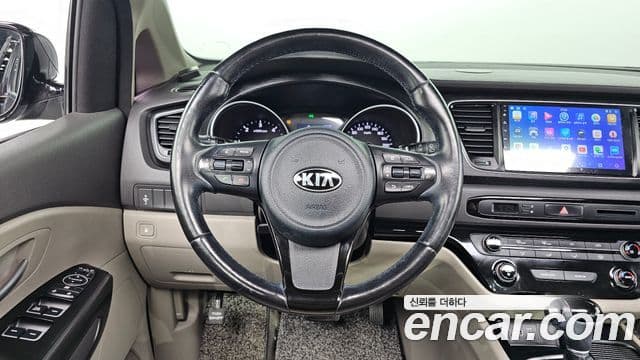 Kia All New Carnival Luxury, 2015 12