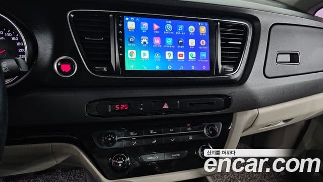 Kia All New Carnival Luxury, 2015 14