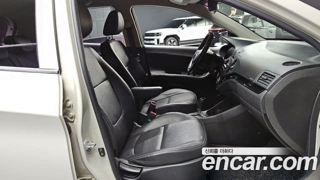 Kia All New Morning Deluxe Trendy, 2015 10