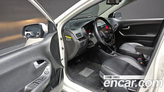 Kia All New Morning Deluxe Trendy, 2015 11