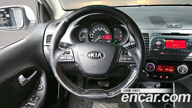 Kia All New Morning Deluxe Trendy, 2015 13