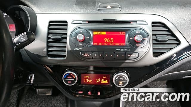 Kia All New Morning Deluxe Trendy, 2015 15