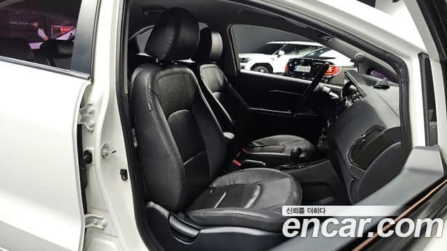 Kia All New Pride Prestige, 2014 10