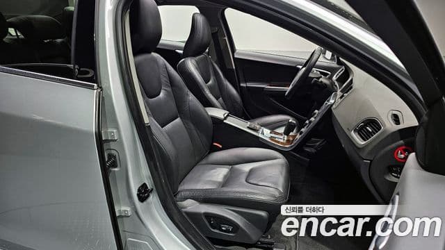 Volvo S60 2세대, 2011 10