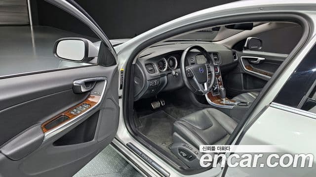 Volvo S60 2세대, 2011 11