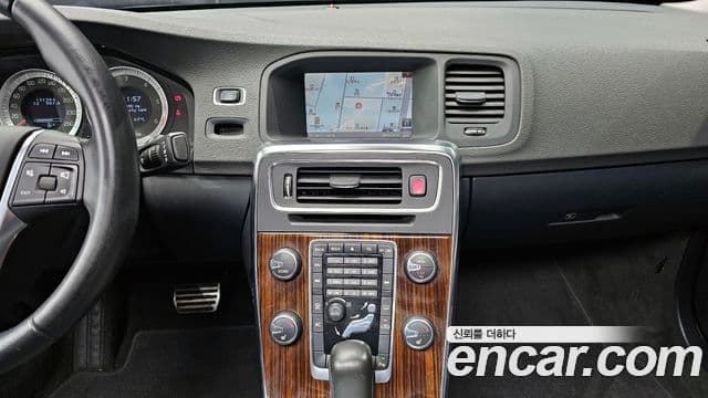 Volvo S60 2세대, 2011 16