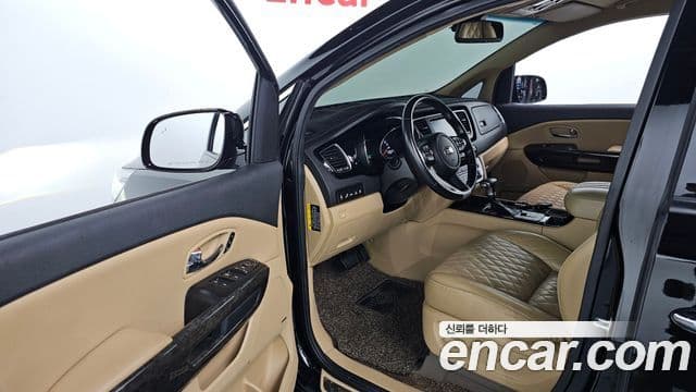 Kia The / новый New Carnival Noblesse Special, 2019 16