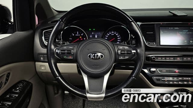 Kia All New Carnival President, 2016 13