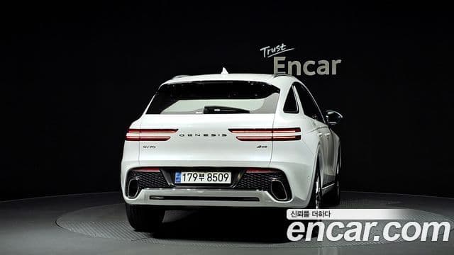 Genesis GV70, 2023 4