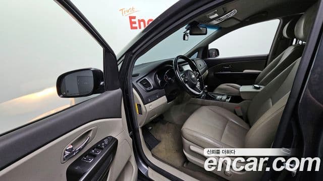 Kia All New Carnival Luxury, 2017 10
