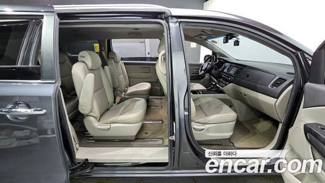 Kia All New Carnival Luxury, 2017 12