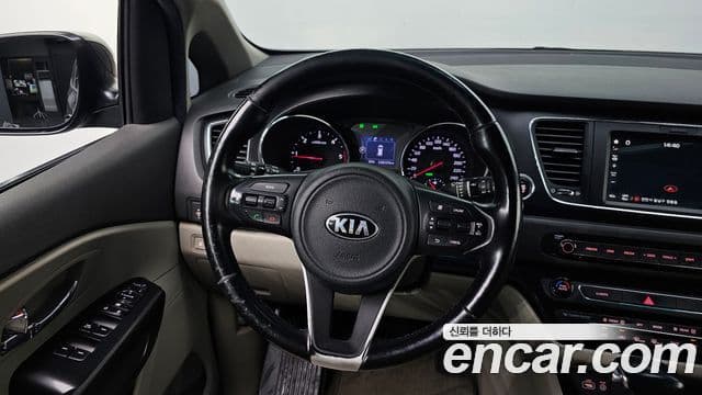 Kia All New Carnival Luxury, 2017 14