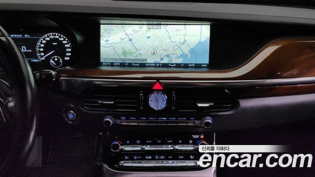 Genesis EQ900 Prestige, 2017 14