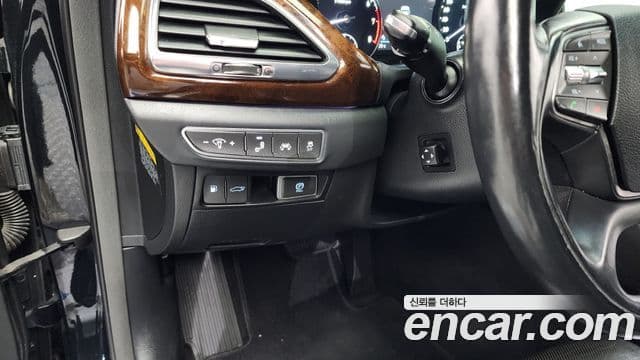 Genesis EQ900 Prestige, 2017 18