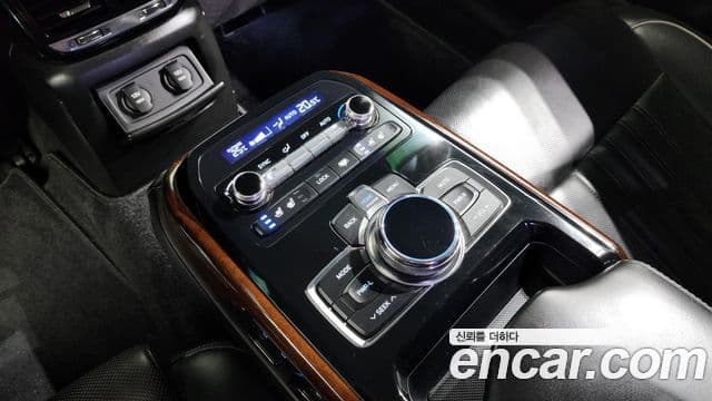 Genesis EQ900 Prestige, 2017 19