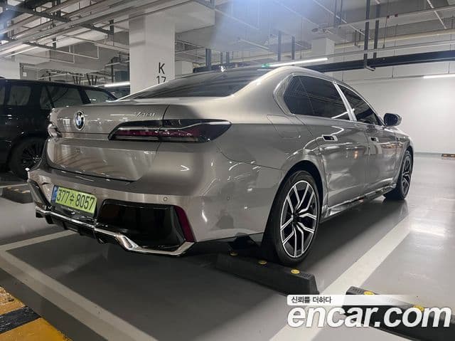 BMW 7시리즈 (G70) 740i xDrive M Sport, 2025 все фото