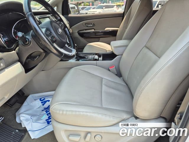Kia All New Carnival Prestige, 2016 12