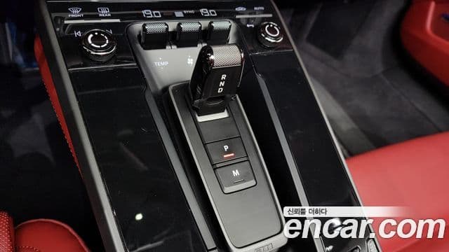 Porsche 911 (992) Carrera 4 кабриолет, 2024 9