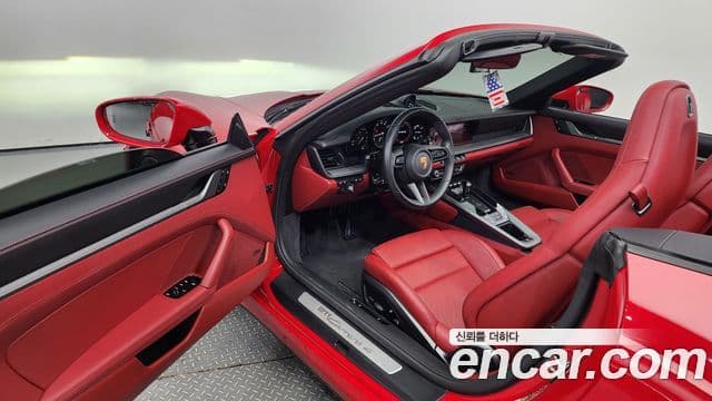 Porsche 911 (992) Carrera 4 кабриолет, 2024 10