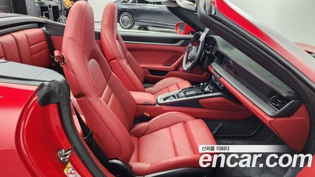 Porsche 911 (992) Carrera 4 кабриолет, 2024 11