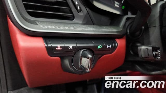 Porsche 911 (992) Carrera 4 кабриолет, 2024 14