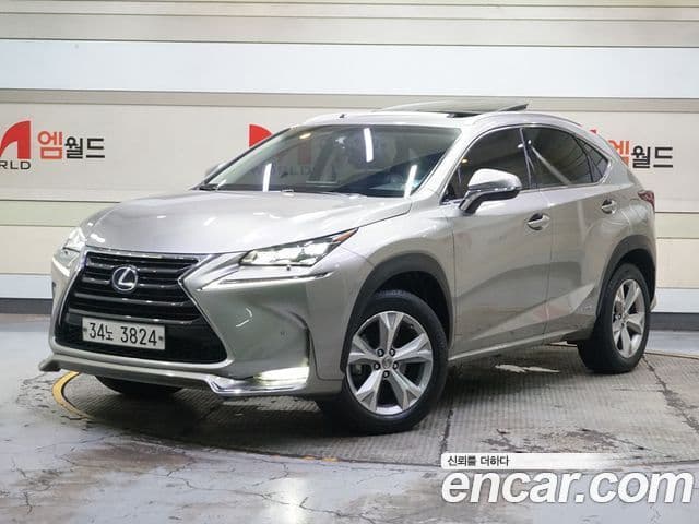 Lexus NX300h Executive, 2017 1