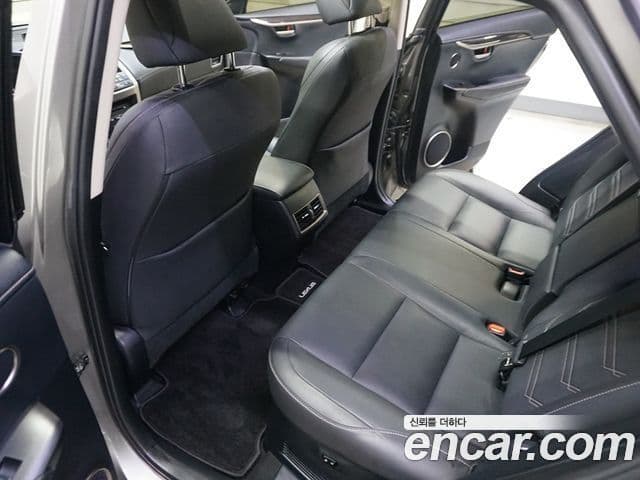 Lexus NX300h Executive, 2017 13