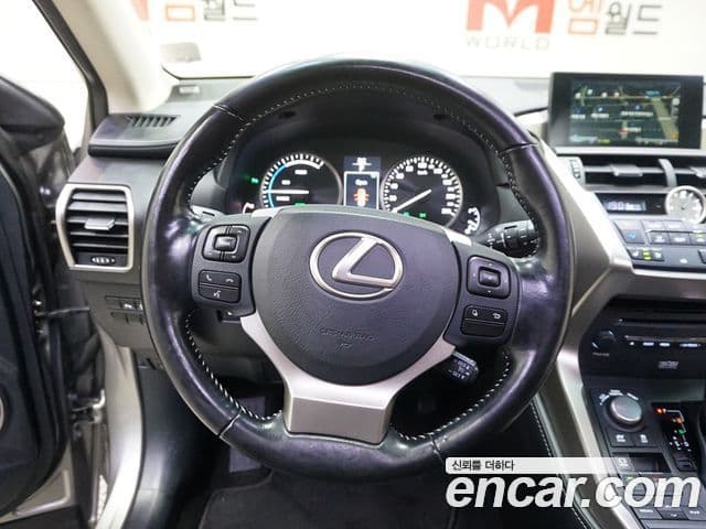 Lexus NX300h Executive, 2017 14