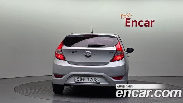 Hyundai Accent(новый кузов / новое поколение) Premier, 2012 4