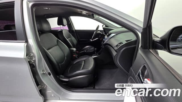 Hyundai Accent(новый кузов / новое поколение) Premier, 2012 10