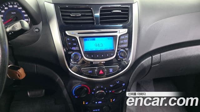 Hyundai Accent(новый кузов / новое поколение) Premier, 2012 15