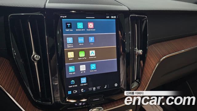 Volvo XC60 2세대 T8 Ultra Bright, 2025 13