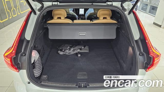 Volvo XC60 2세대 T8 Ultra Bright, 2025 18